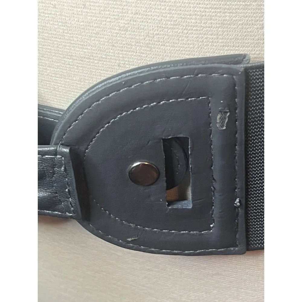 Alice & Olivia Stretchy‎ Grey Gray Clip Belt Size Medium Y2K Retro Look